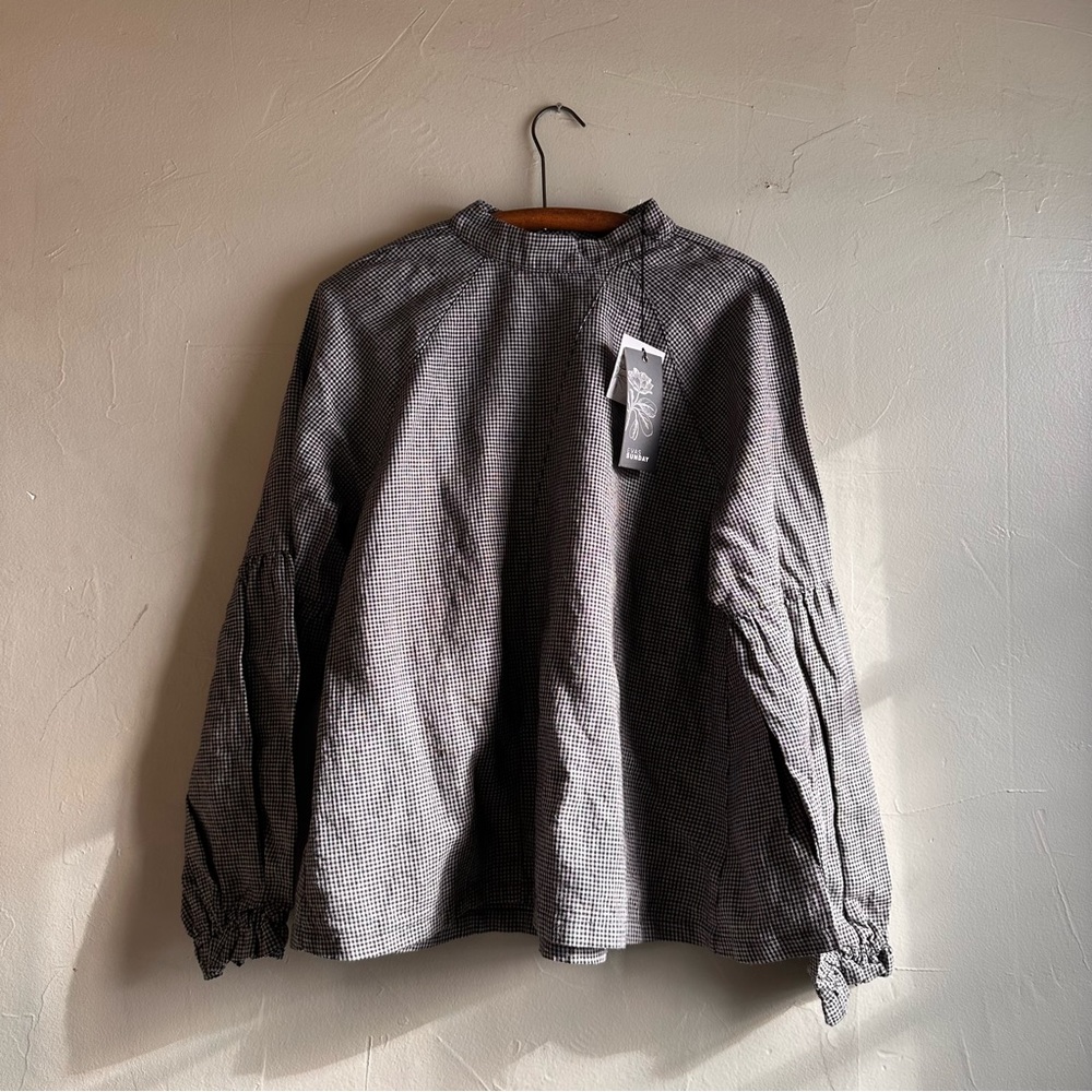 Eva’s Sunday oversized linen tunic blouse